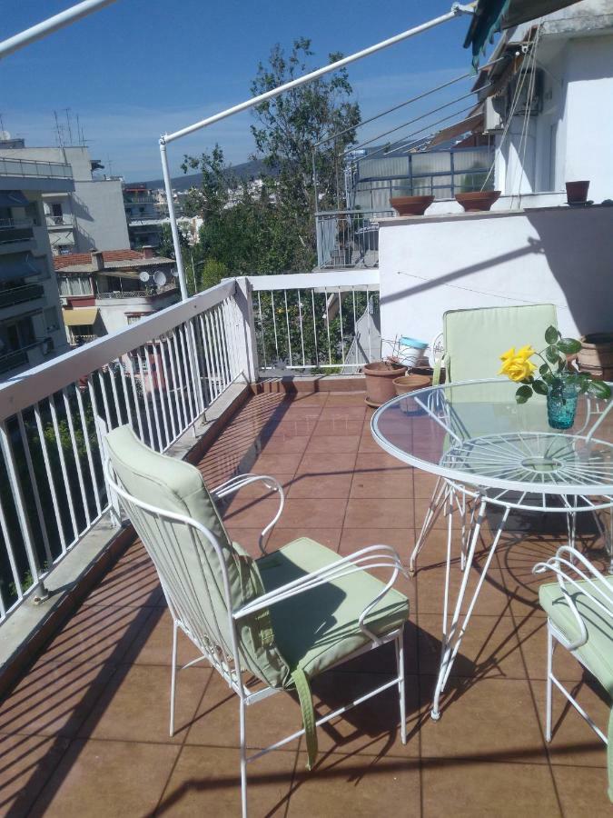Apartamento Cozy Penthouse Next To Metro Station Tesalónica Exterior foto