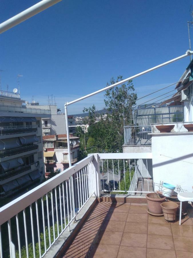 Apartamento Cozy Penthouse Next To Metro Station Tesalónica Exterior foto